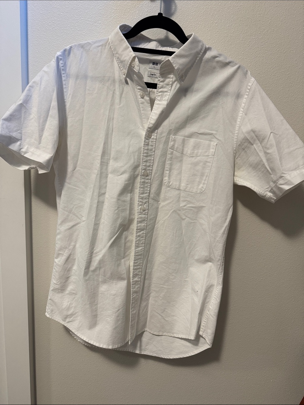 Uniqlo Men’s White Short-Sleeve Button-Down with Chest Pocket